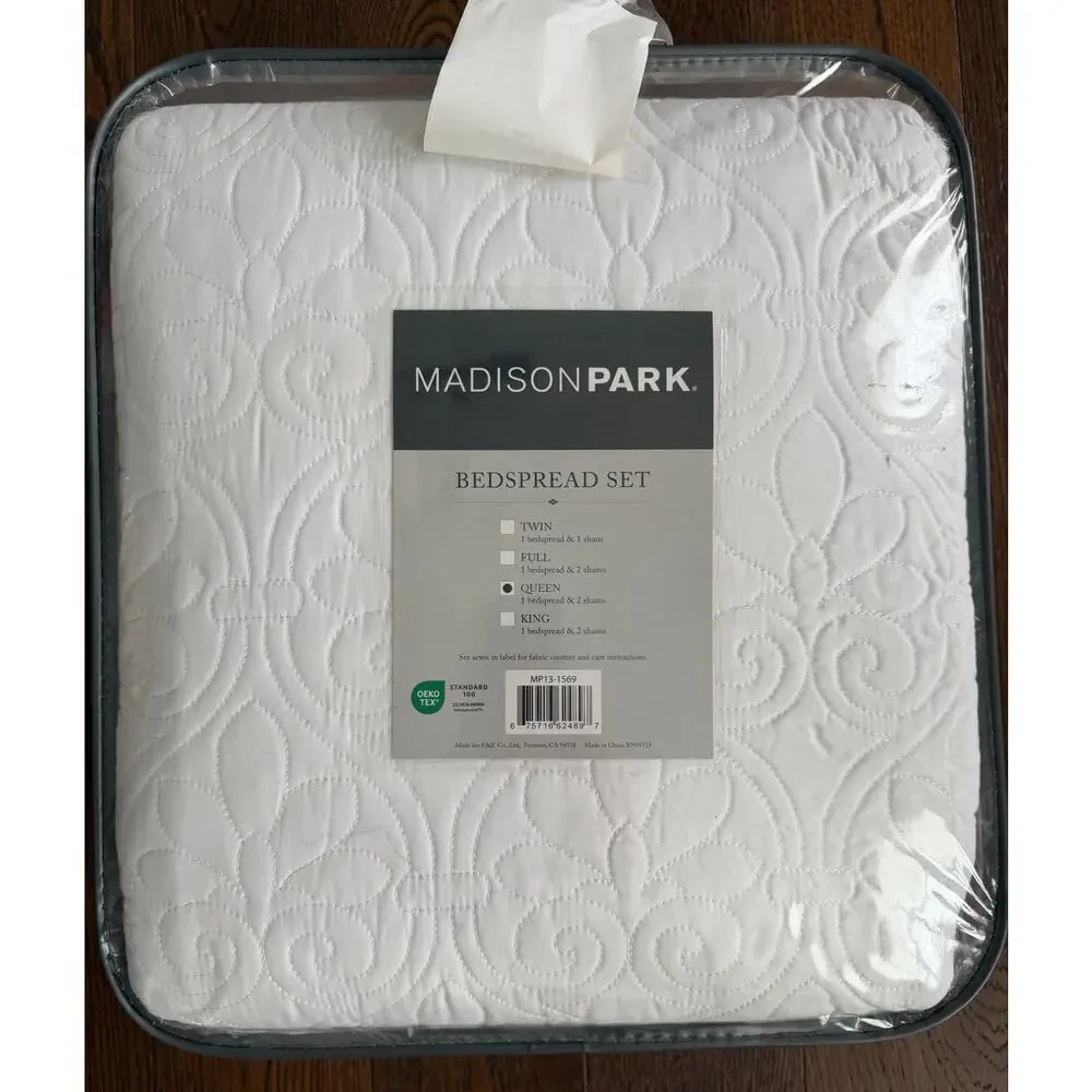 NEW! Madison Park Mansfield Queen Size White 3pc Bedspread Set